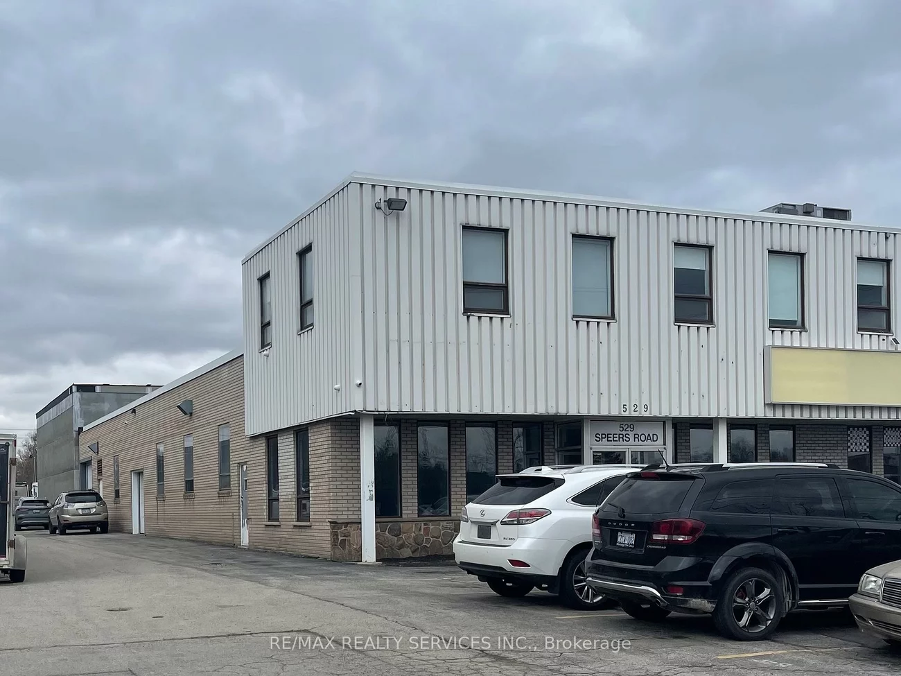 529, Speers, 1014 - QE Queen Elizabeth, Oakville