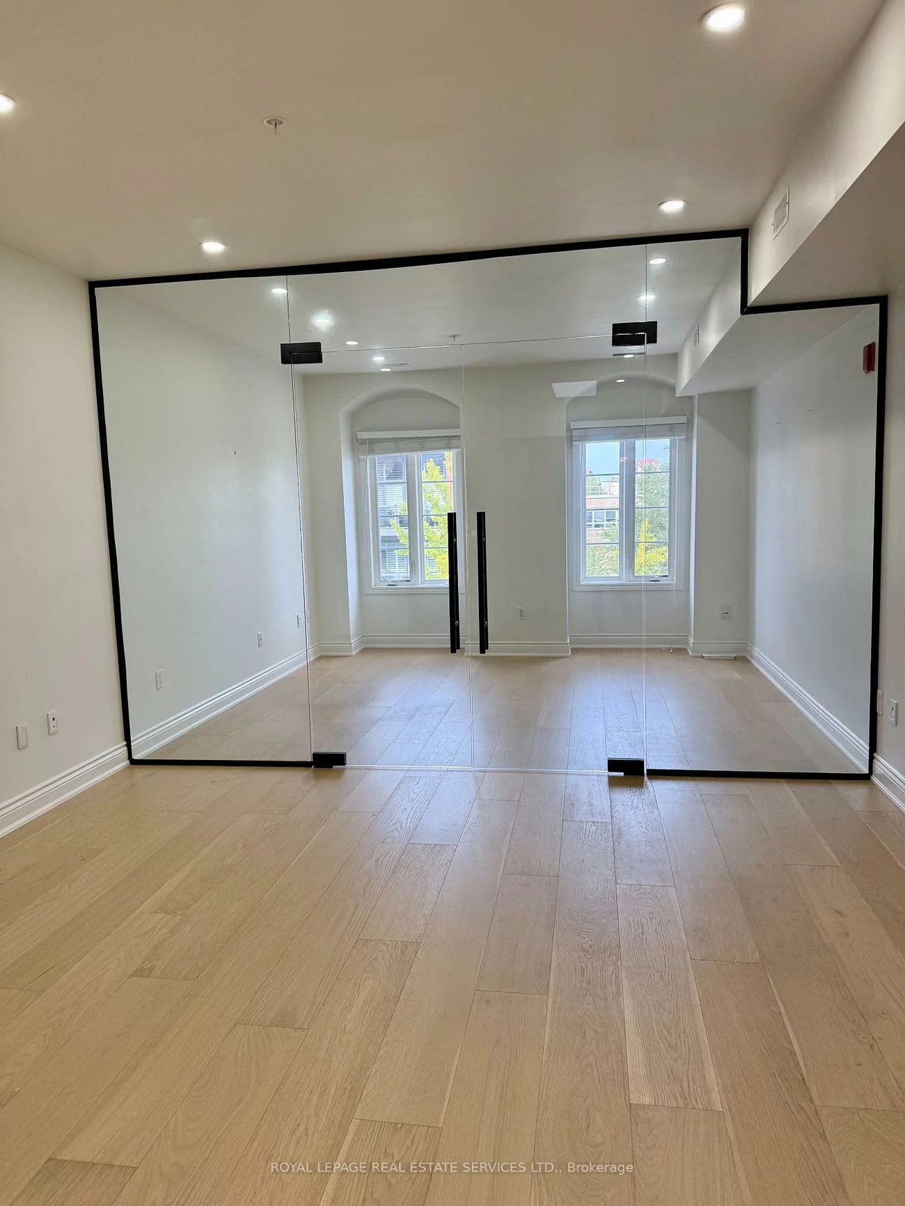 130, Thomas, 1013 - OO Old Oakville, Oakville