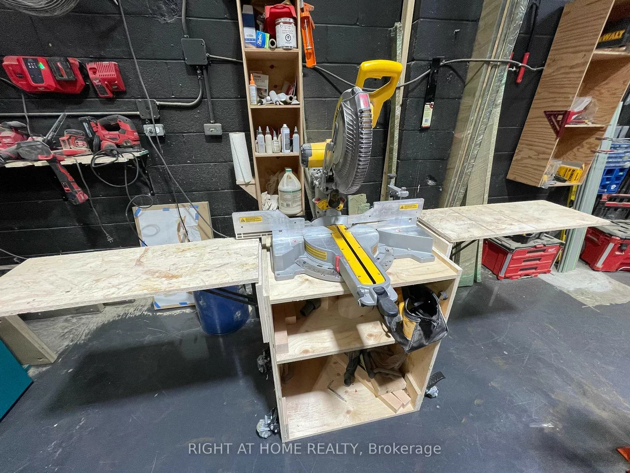 345, Wyecroft, 1014 - QE Queen Elizabeth, Oakville