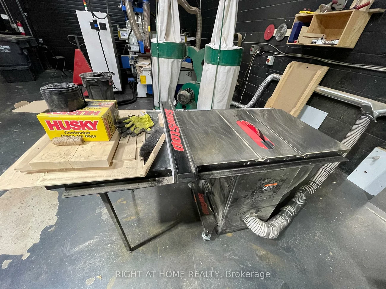 345, Wyecroft, 1014 - QE Queen Elizabeth, Oakville