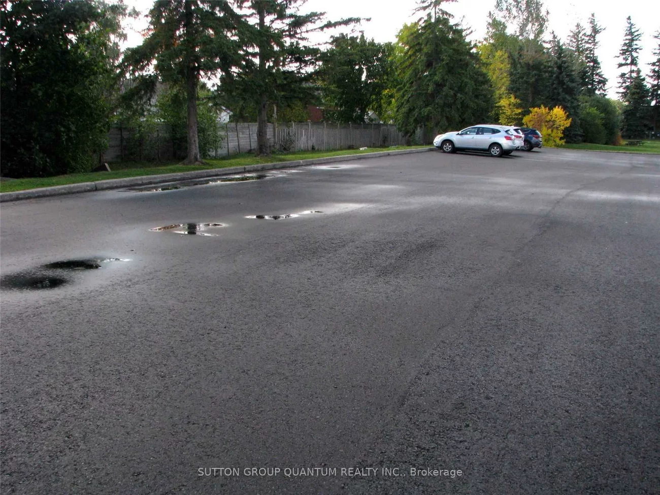 1060, Speers, 1014 - QE Queen Elizabeth, Oakville