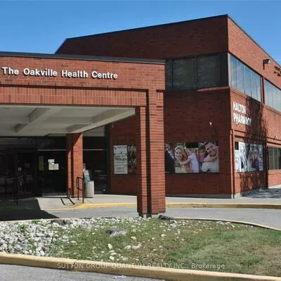 1060, Speers, 1014 - QE Queen Elizabeth, Oakville