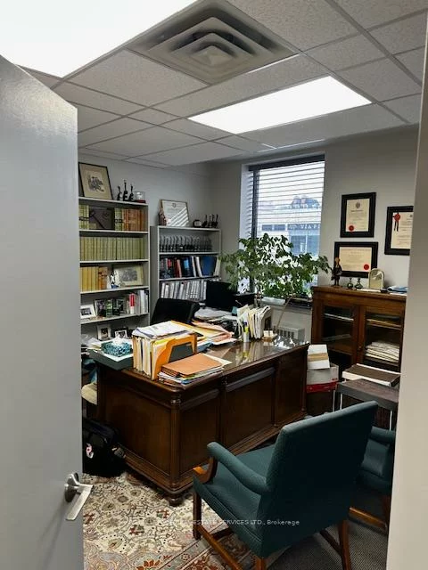 235, Lakeshore, 1013 - OO Old Oakville, Oakville