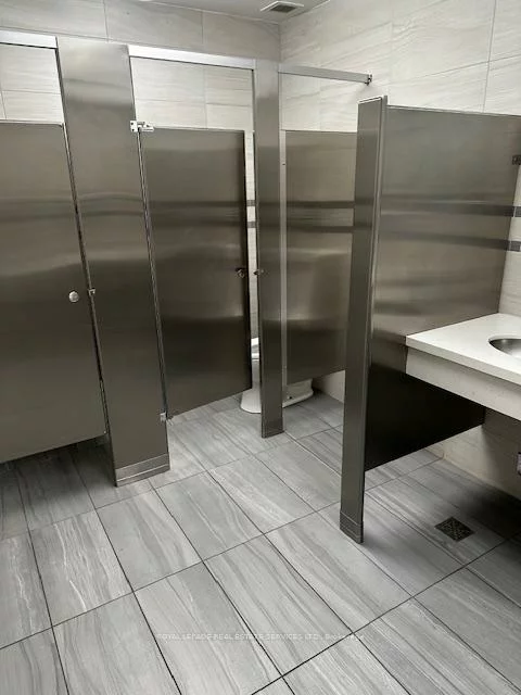 235, Lakeshore, 1013 - OO Old Oakville, Oakville