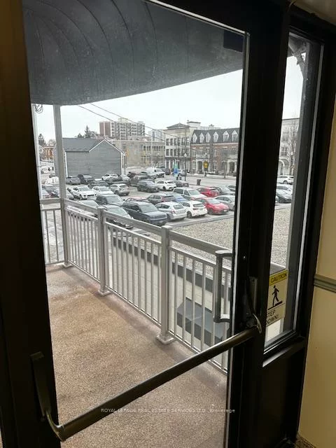 235, Lakeshore, 1013 - OO Old Oakville, Oakville