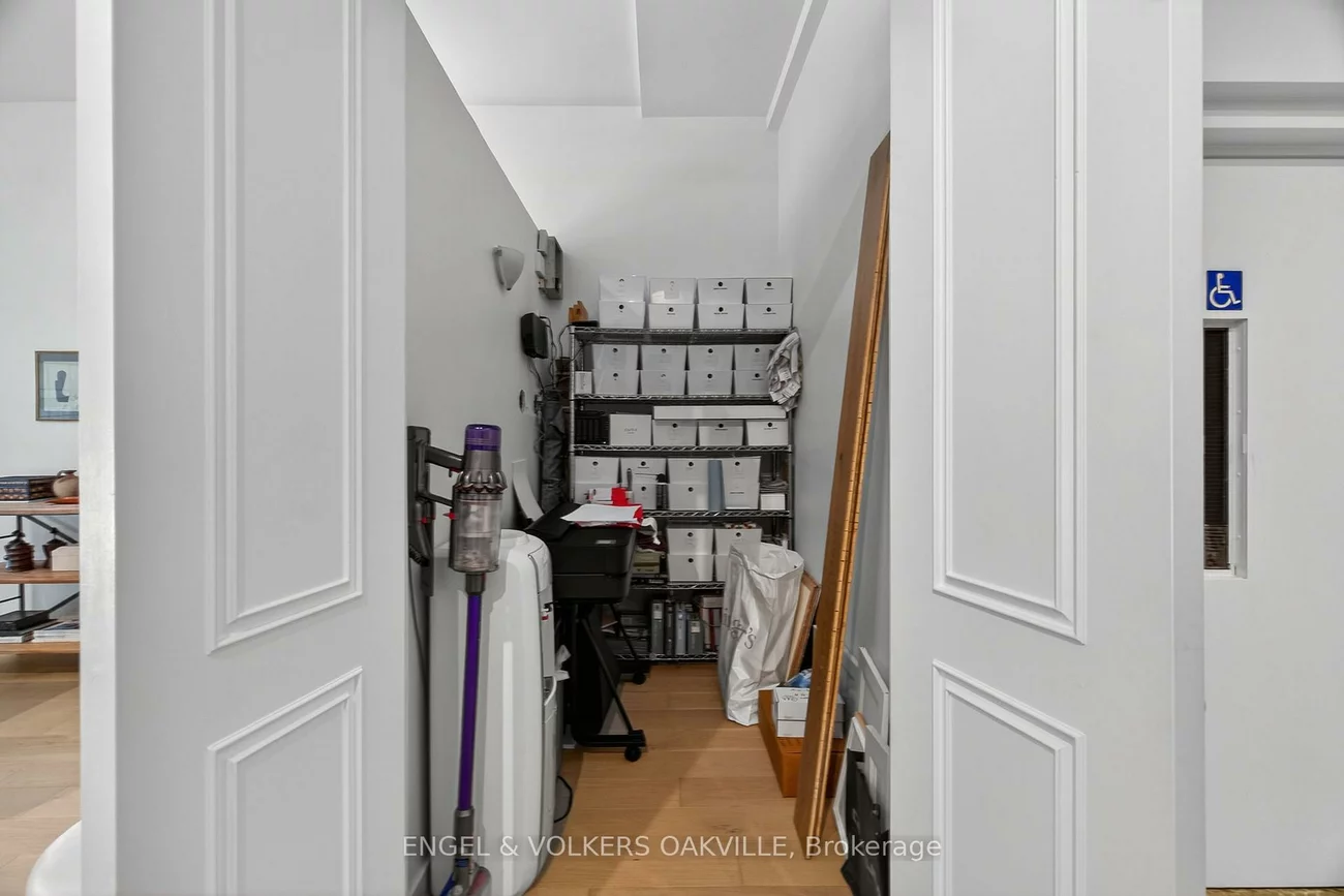 145, Lakeshore, 1013 - OO Old Oakville, Oakville