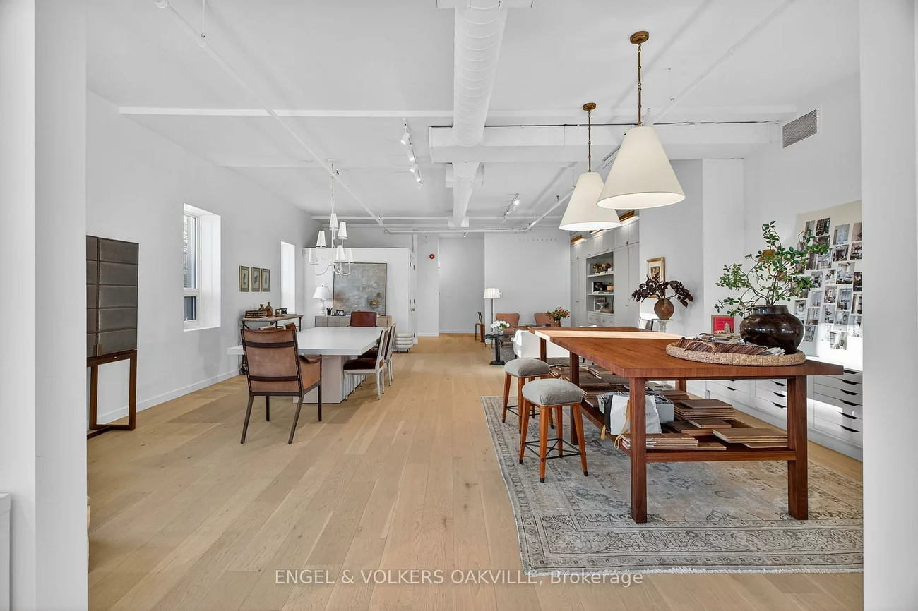 145, Lakeshore, 1013 - OO Old Oakville, Oakville