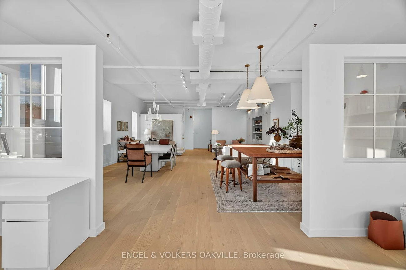 145, Lakeshore, 1013 - OO Old Oakville, Oakville