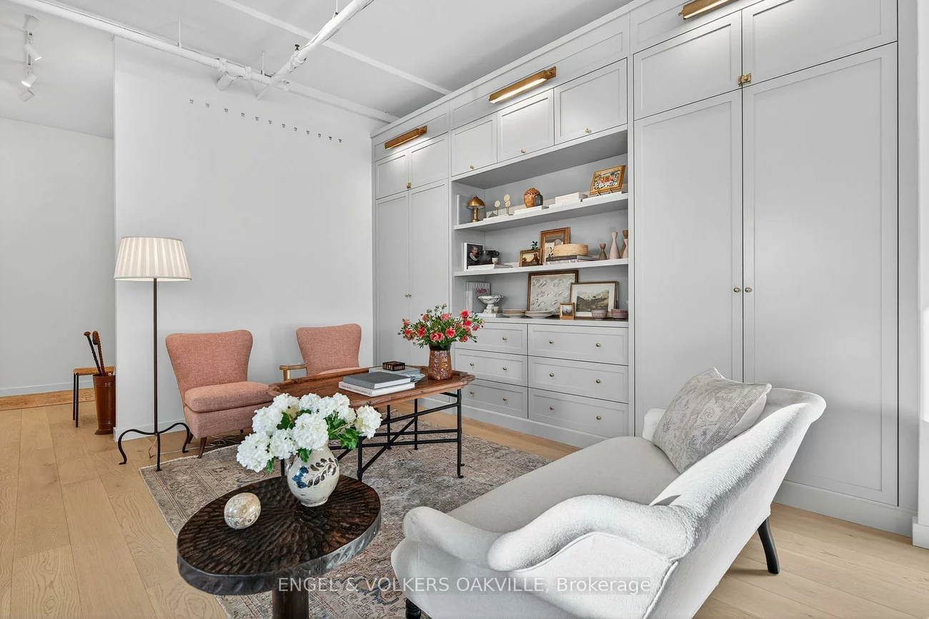 145, Lakeshore, 1013 - OO Old Oakville, Oakville