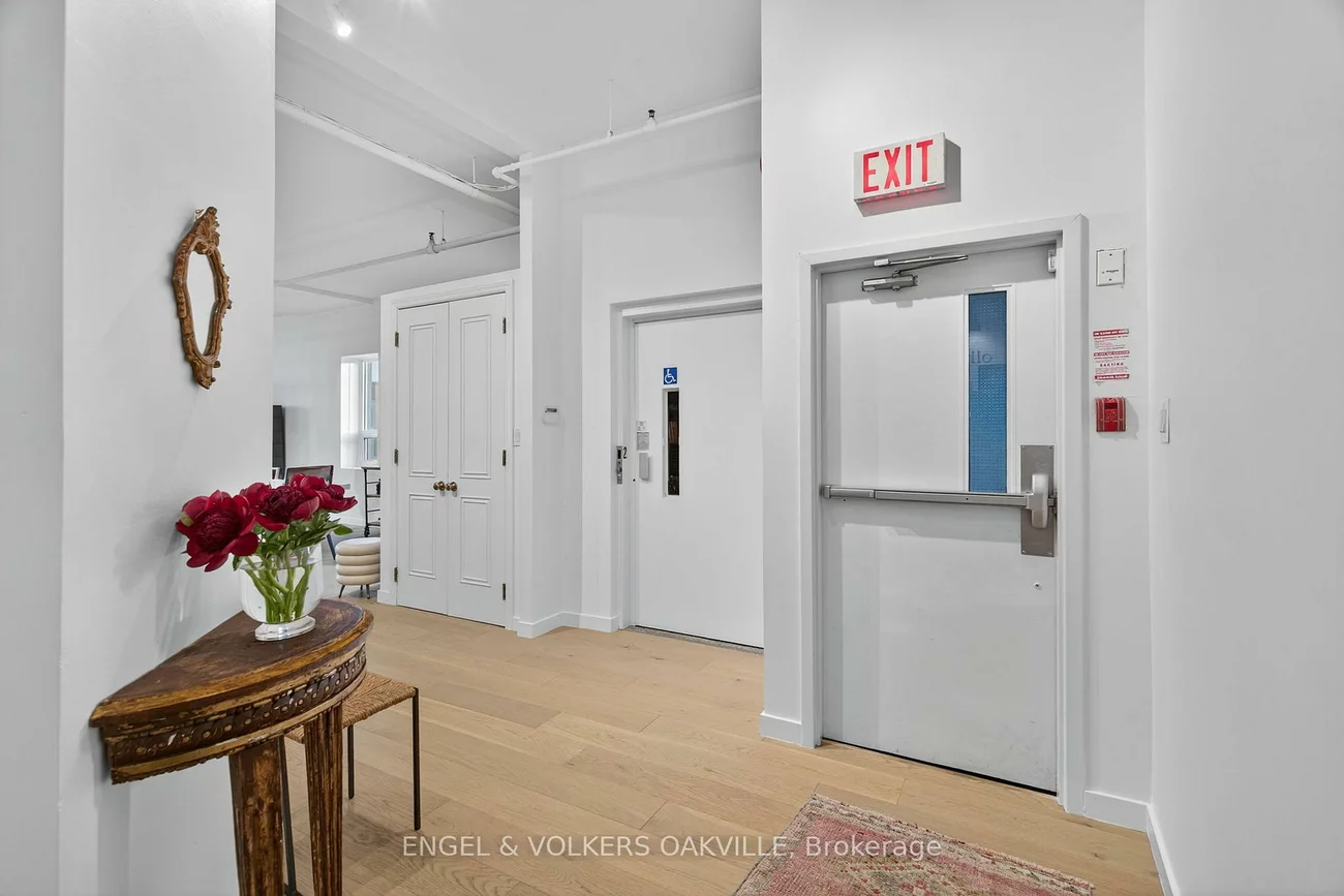 145, Lakeshore, 1013 - OO Old Oakville, Oakville