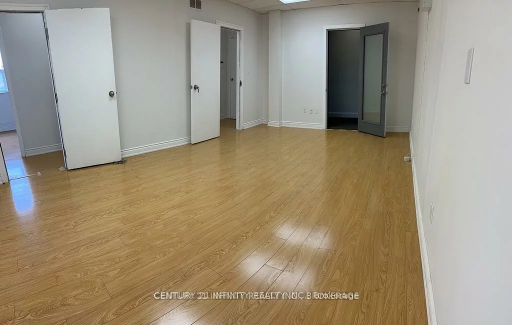 323, Kerr, 1002 - CO Central, Oakville