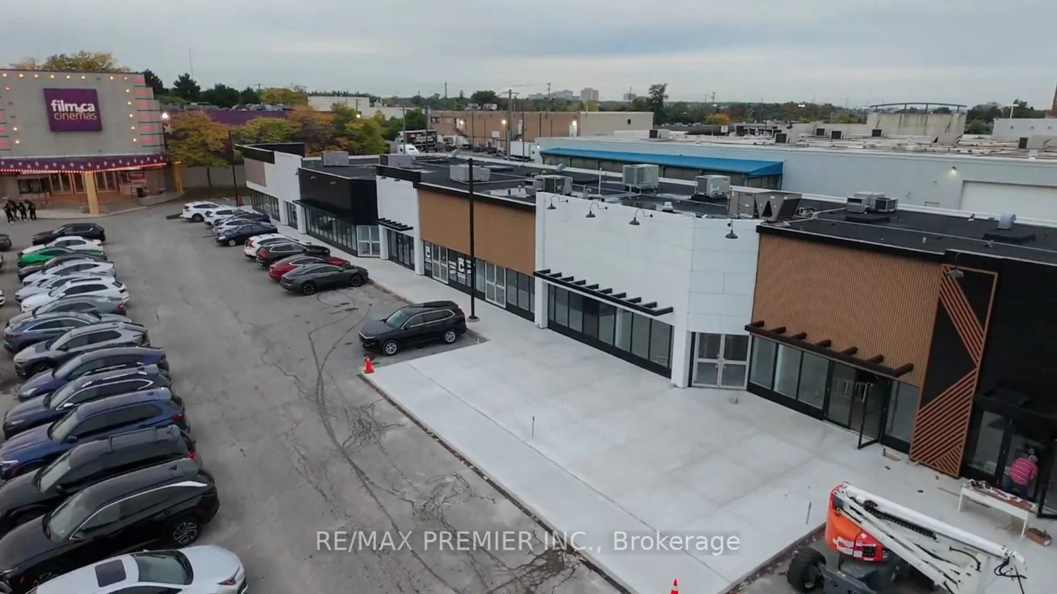 171, Speers, 1014 - QE Queen Elizabeth, Oakville