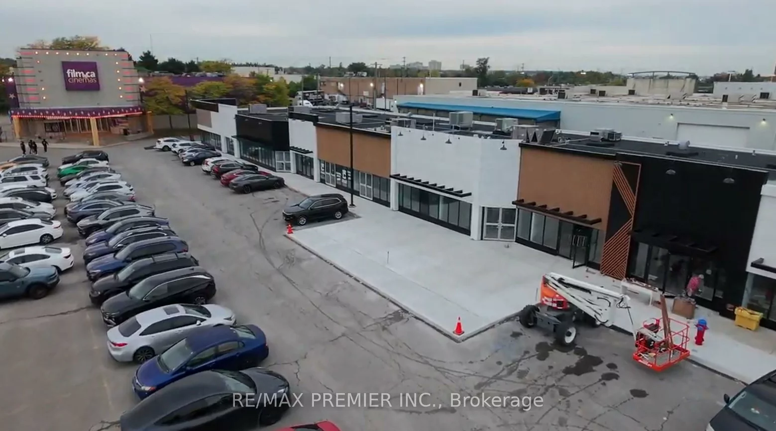 171, Speers, 1014 - QE Queen Elizabeth, Oakville