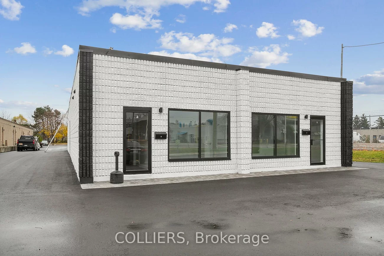 1244, Speers, 1014 - QE Queen Elizabeth, Oakville