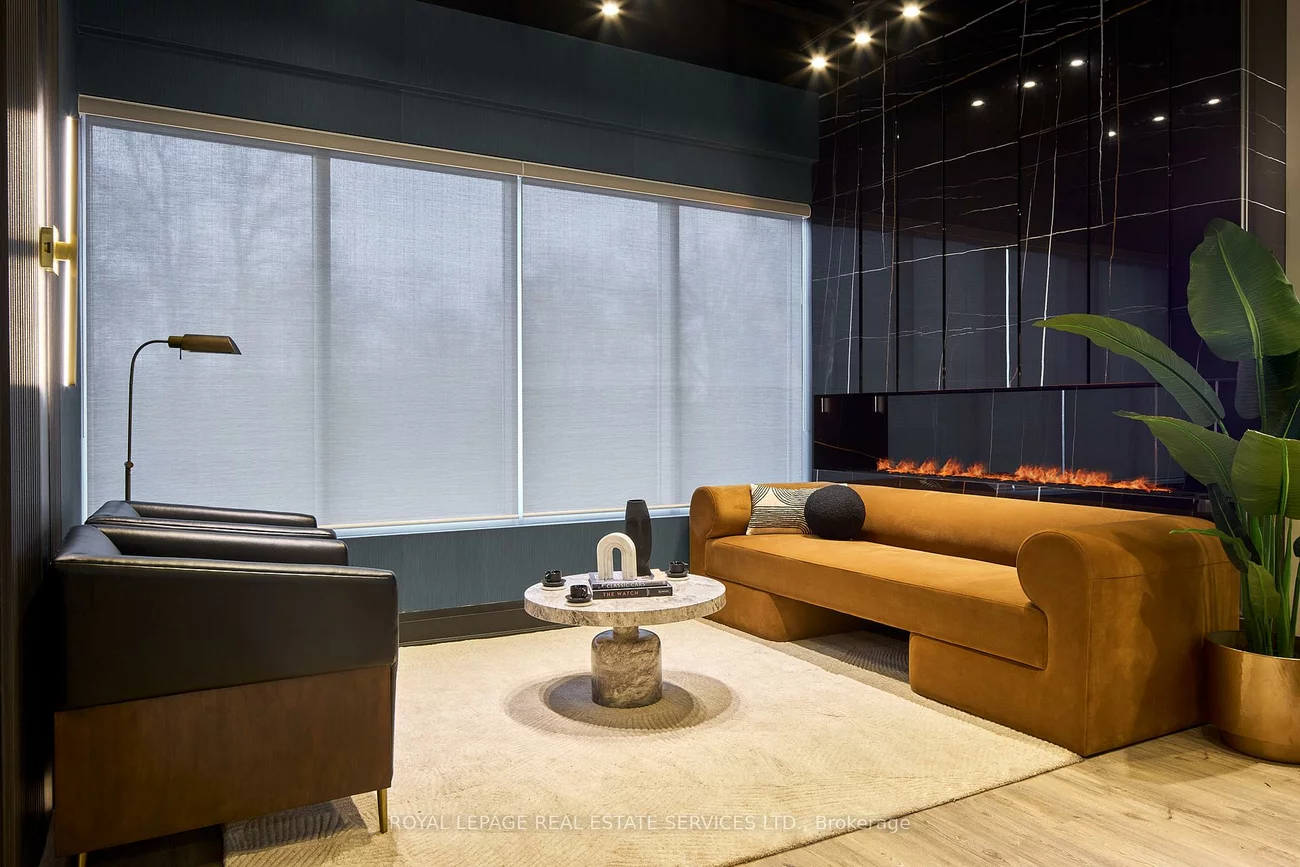 3475, Rebecca, 1014 - QE Queen Elizabeth, Oakville