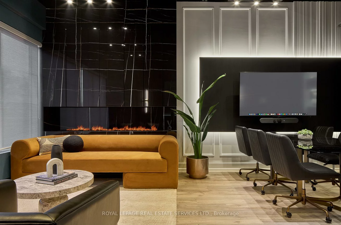 3475, Rebecca, 1014 - QE Queen Elizabeth, Oakville