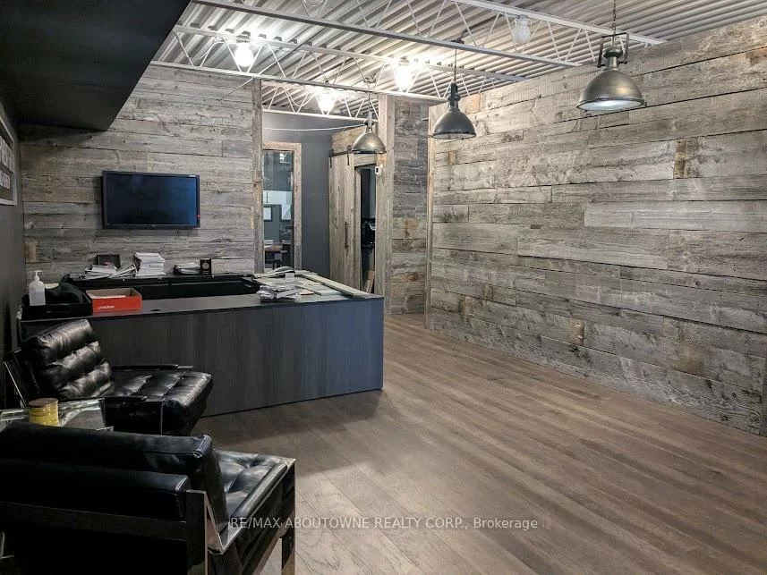 220, Lakeshore, 1013 - OO Old Oakville, Oakville