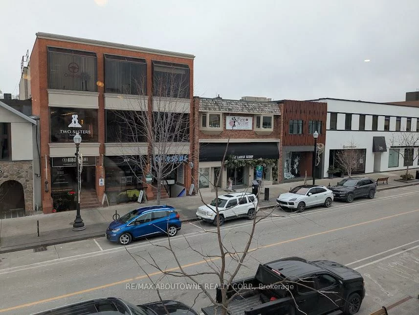 220, Lakeshore, 1013 - OO Old Oakville, Oakville