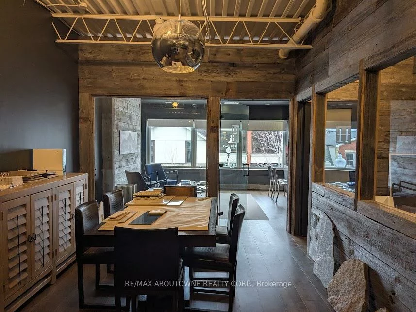 220, Lakeshore, 1013 - OO Old Oakville, Oakville