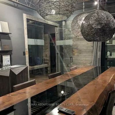 220, Lakeshore, 1013 - OO Old Oakville, Oakville