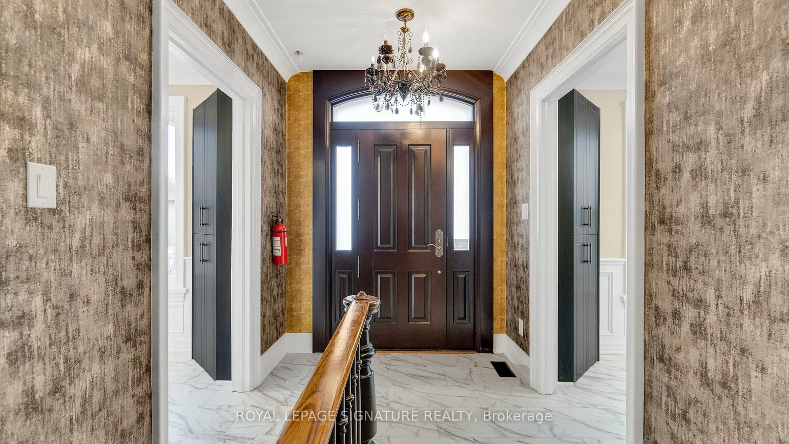 140, Trafalgar, 1013 - OO Old Oakville, Oakville