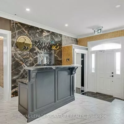 140, Trafalgar, 1013 - OO Old Oakville, Oakville