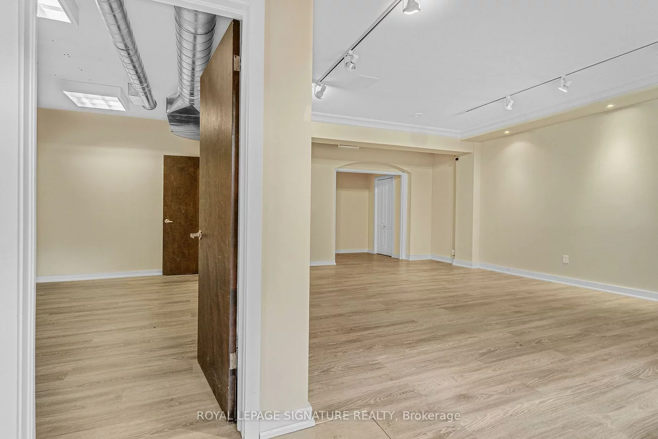 126, Trafalgar, 1013 - OO Old Oakville, Oakville