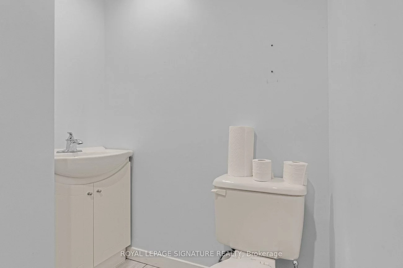 126, Trafalgar, 1013 - OO Old Oakville, Oakville