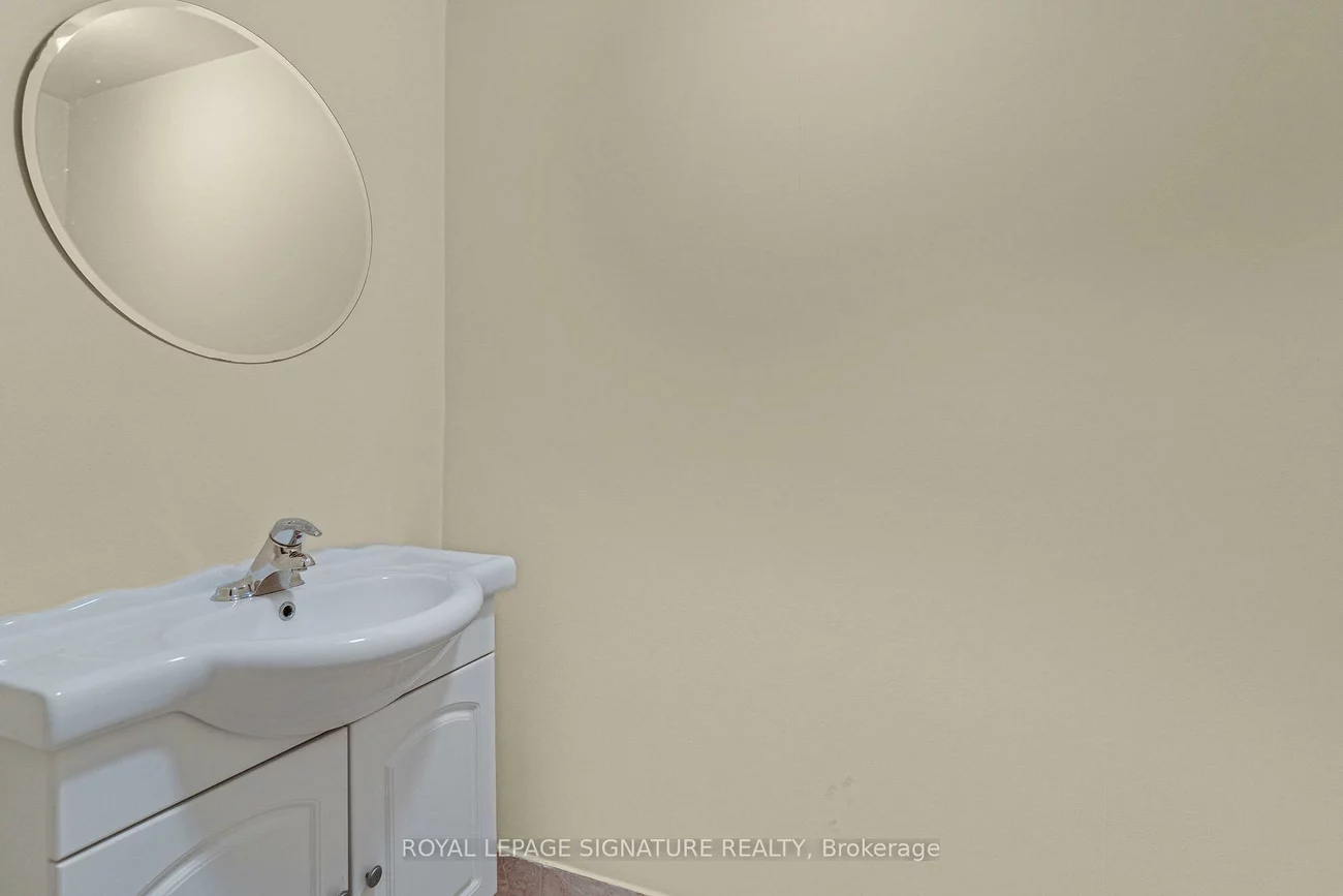 126, Trafalgar, 1013 - OO Old Oakville, Oakville