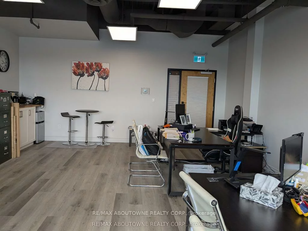 3475, Rebecca, 1014 - QE Queen Elizabeth, Oakville