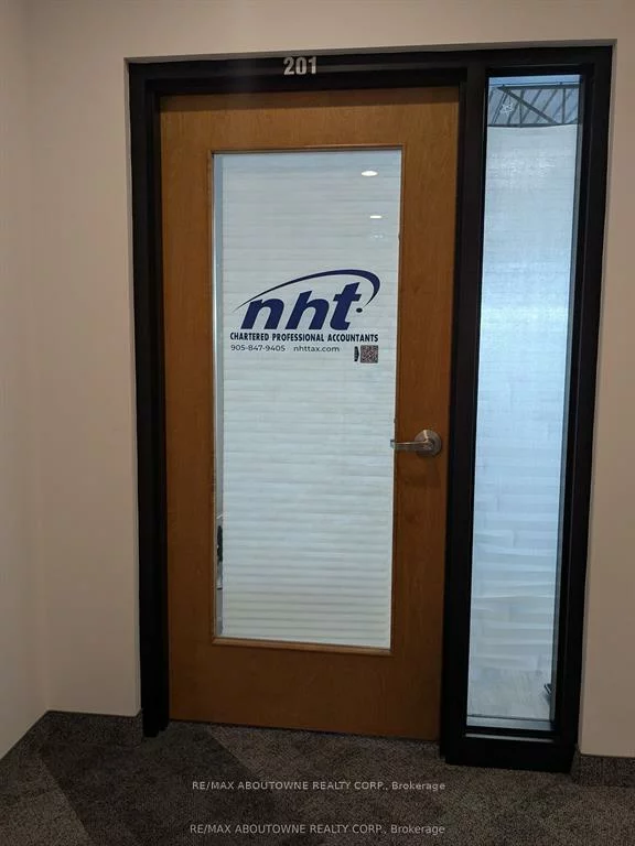 3475, Rebecca, 1014 - QE Queen Elizabeth, Oakville