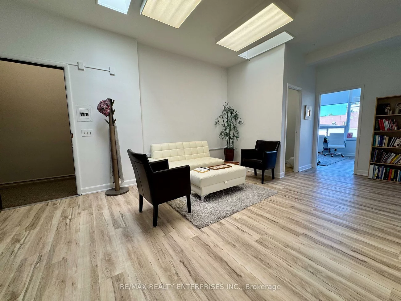 292, Lakeshore, 1013 - OO Old Oakville, Oakville