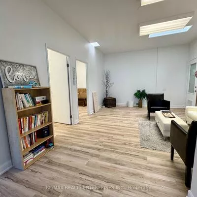 292, Lakeshore, 1013 - OO Old Oakville, Oakville