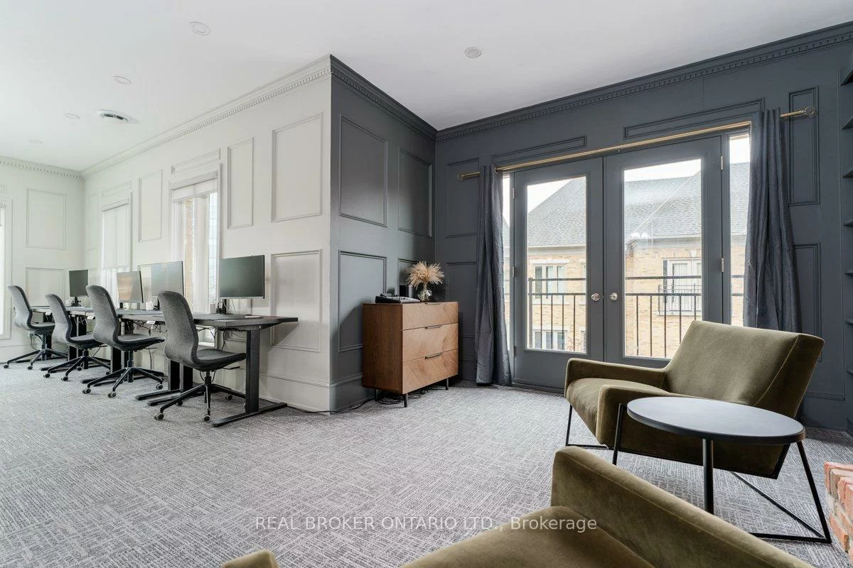 420, North Service, 1014 - QE Queen Elizabeth, Oakville