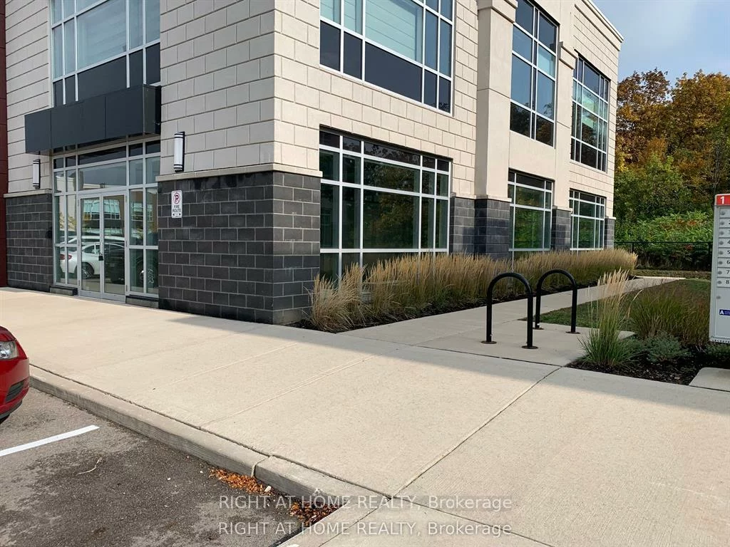 3475, Rebecca, 1014 - QE Queen Elizabeth, Oakville