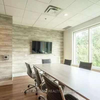 3475, Rebecca, 1014 - QE Queen Elizabeth, Oakville