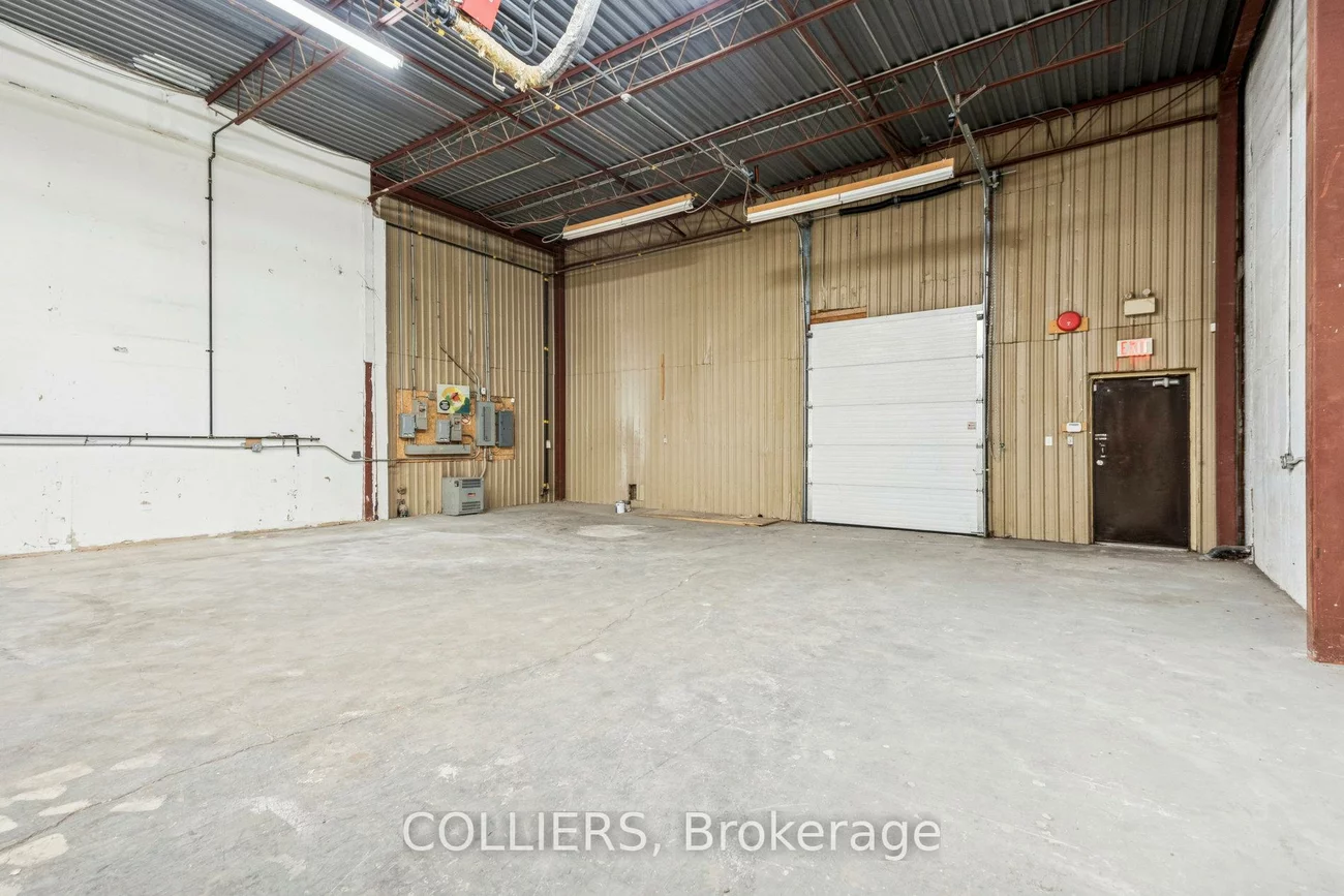 1200, South Service, 1014 - QE Queen Elizabeth, Oakville