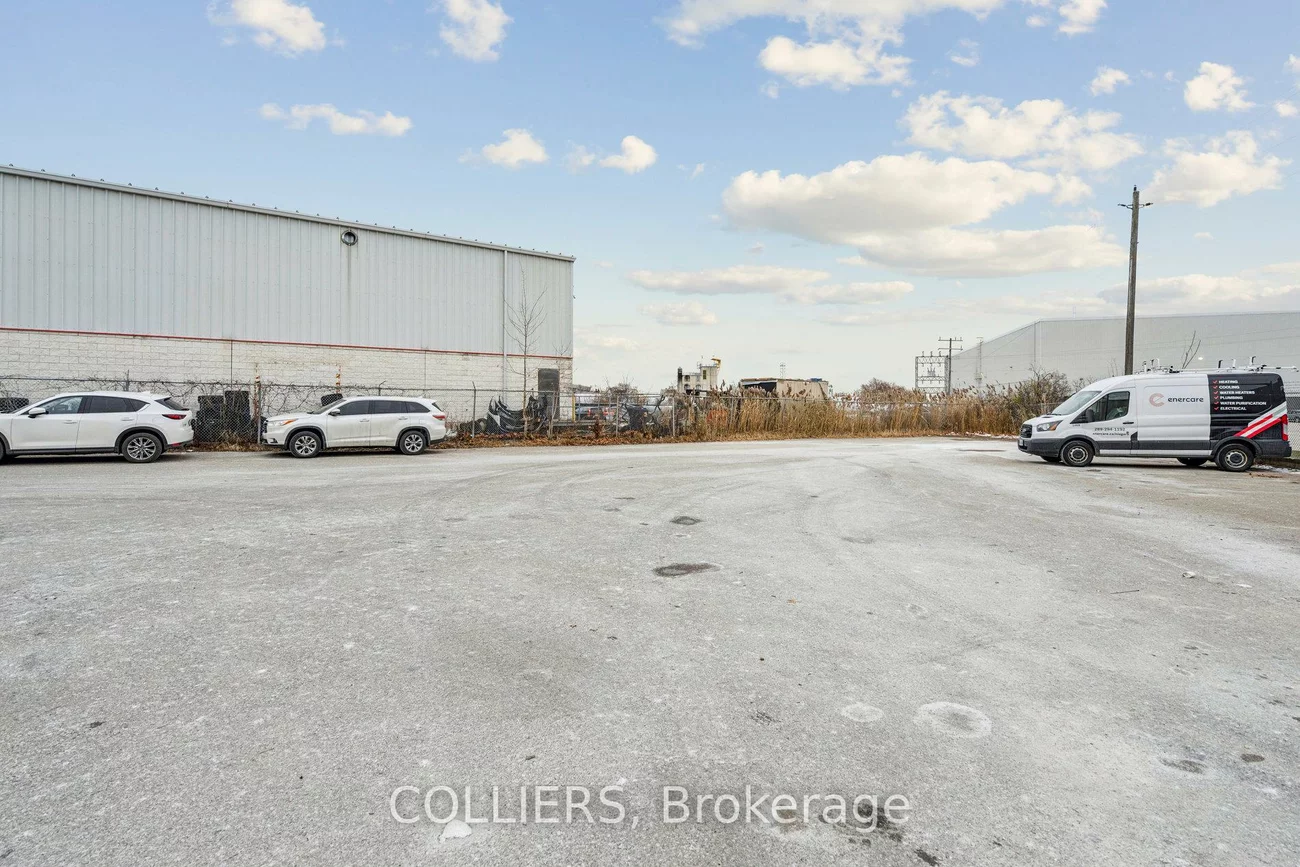 1200, South Service, 1014 - QE Queen Elizabeth, Oakville