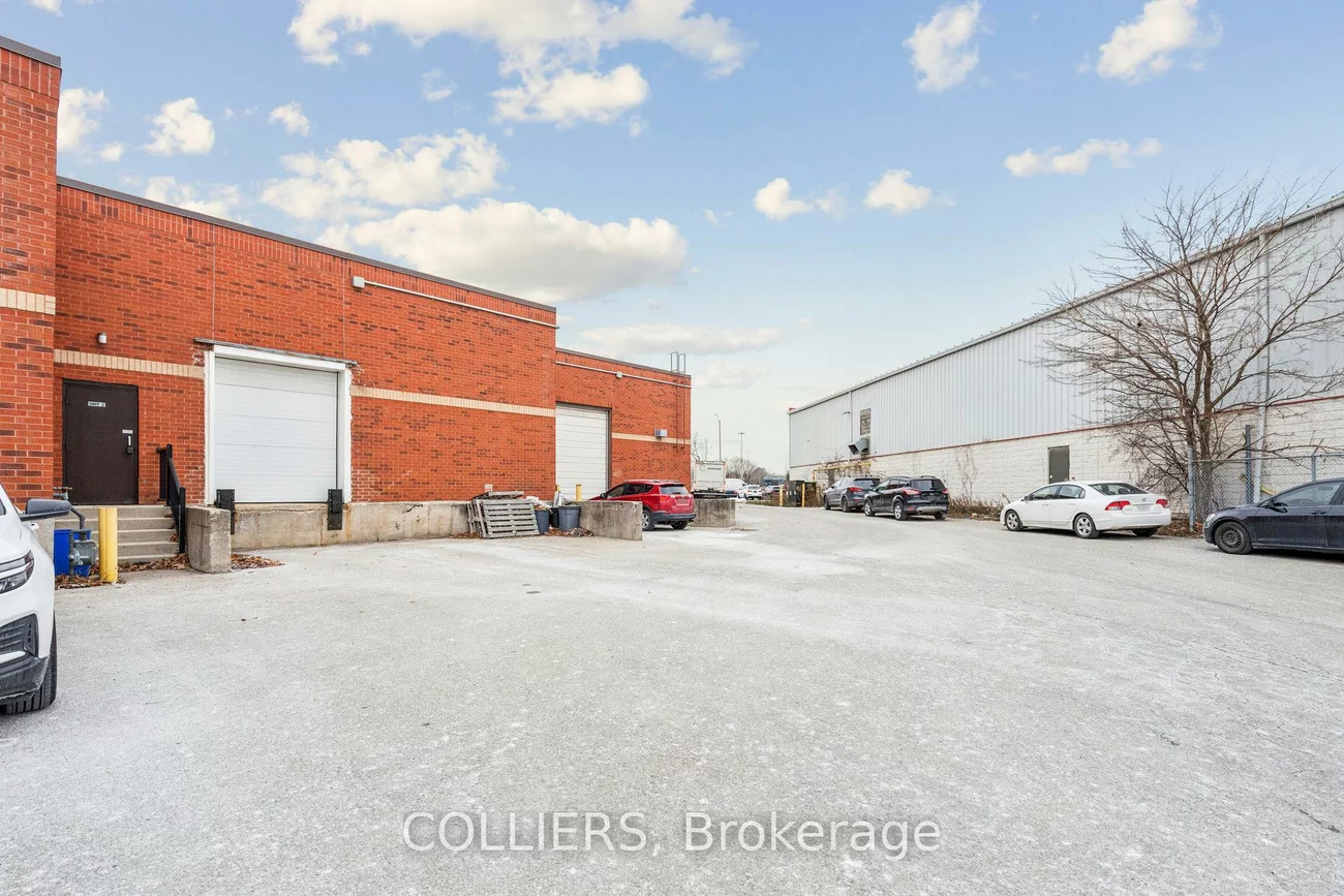 1200, South Service, 1014 - QE Queen Elizabeth, Oakville