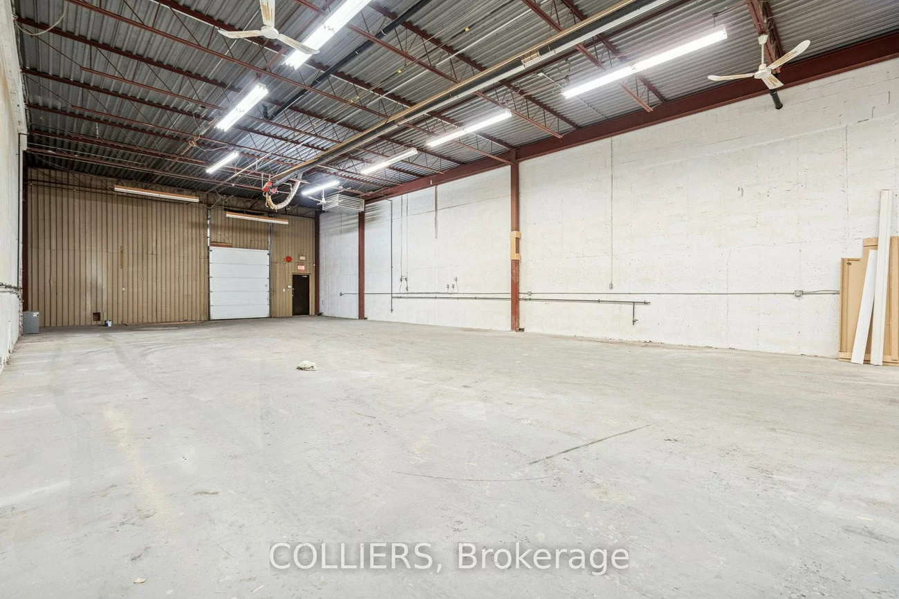 1200, South Service, 1014 - QE Queen Elizabeth, Oakville