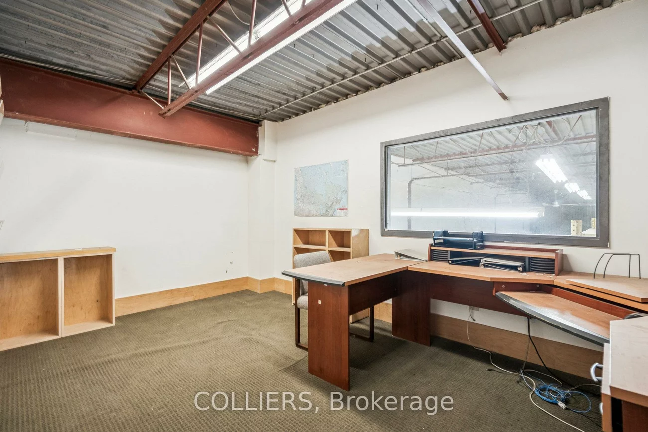 1200, South Service, 1014 - QE Queen Elizabeth, Oakville