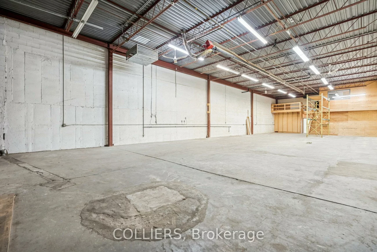 1200, South Service, 1014 - QE Queen Elizabeth, Oakville