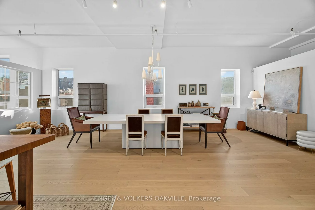 145, Lakeshore, 1013 - OO Old Oakville, Oakville