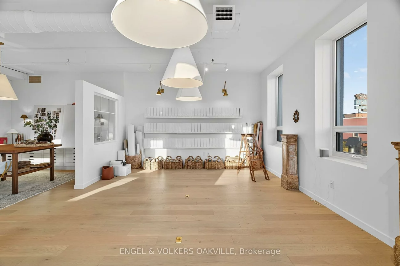 145, Lakeshore, 1013 - OO Old Oakville, Oakville