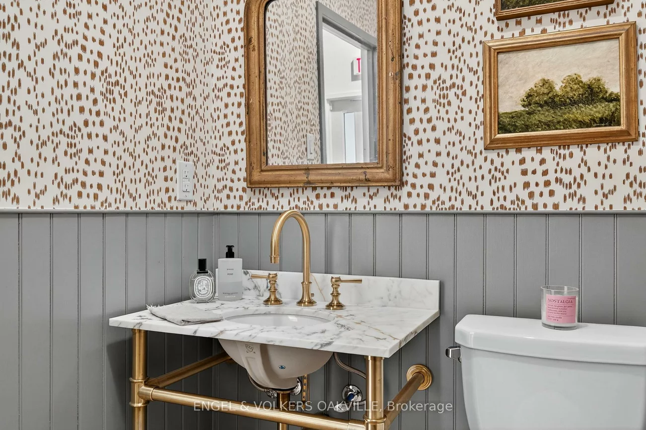 145, Lakeshore, 1013 - OO Old Oakville, Oakville