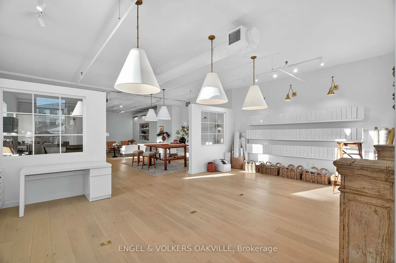 145, Lakeshore, 1013 - OO Old Oakville, Oakville