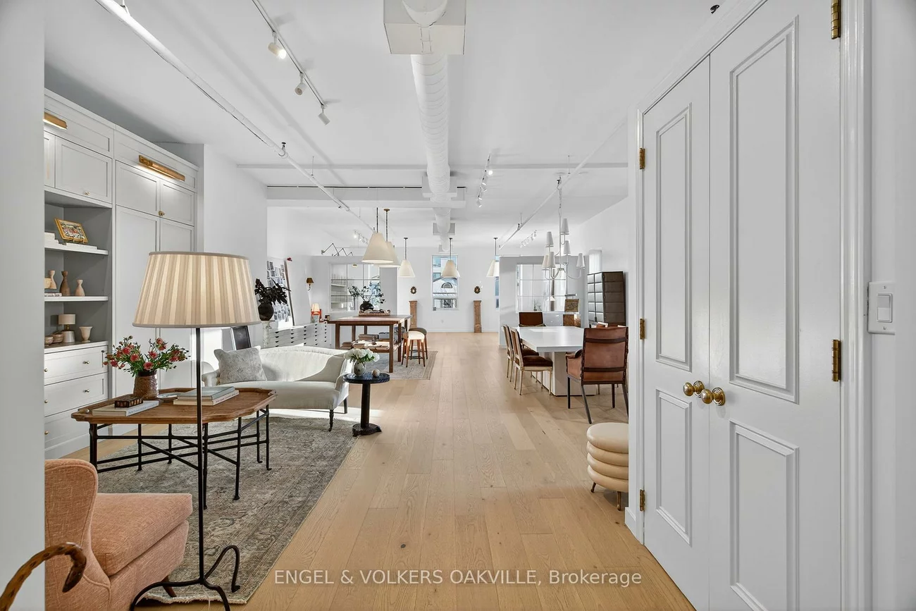 145, Lakeshore, 1013 - OO Old Oakville, Oakville