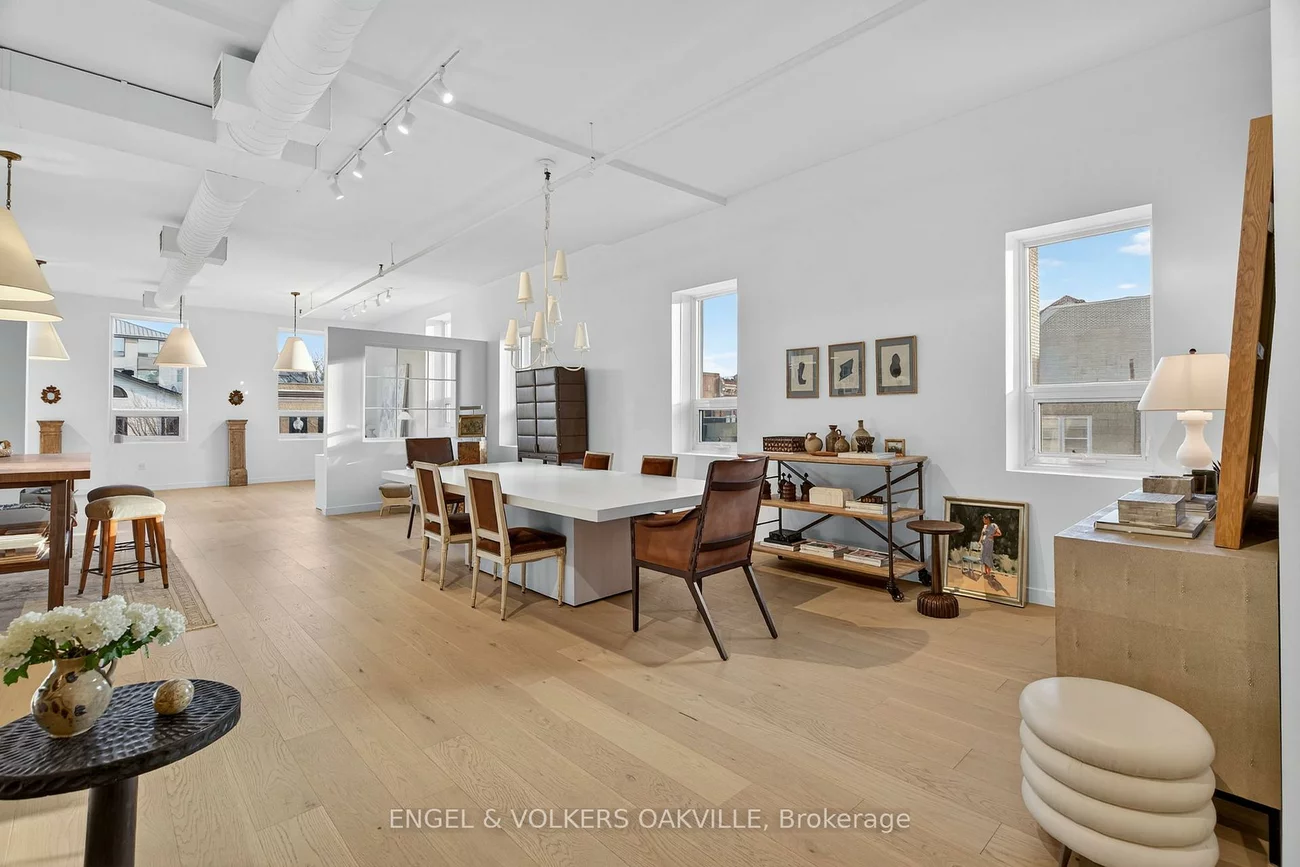 145, Lakeshore, 1013 - OO Old Oakville, Oakville