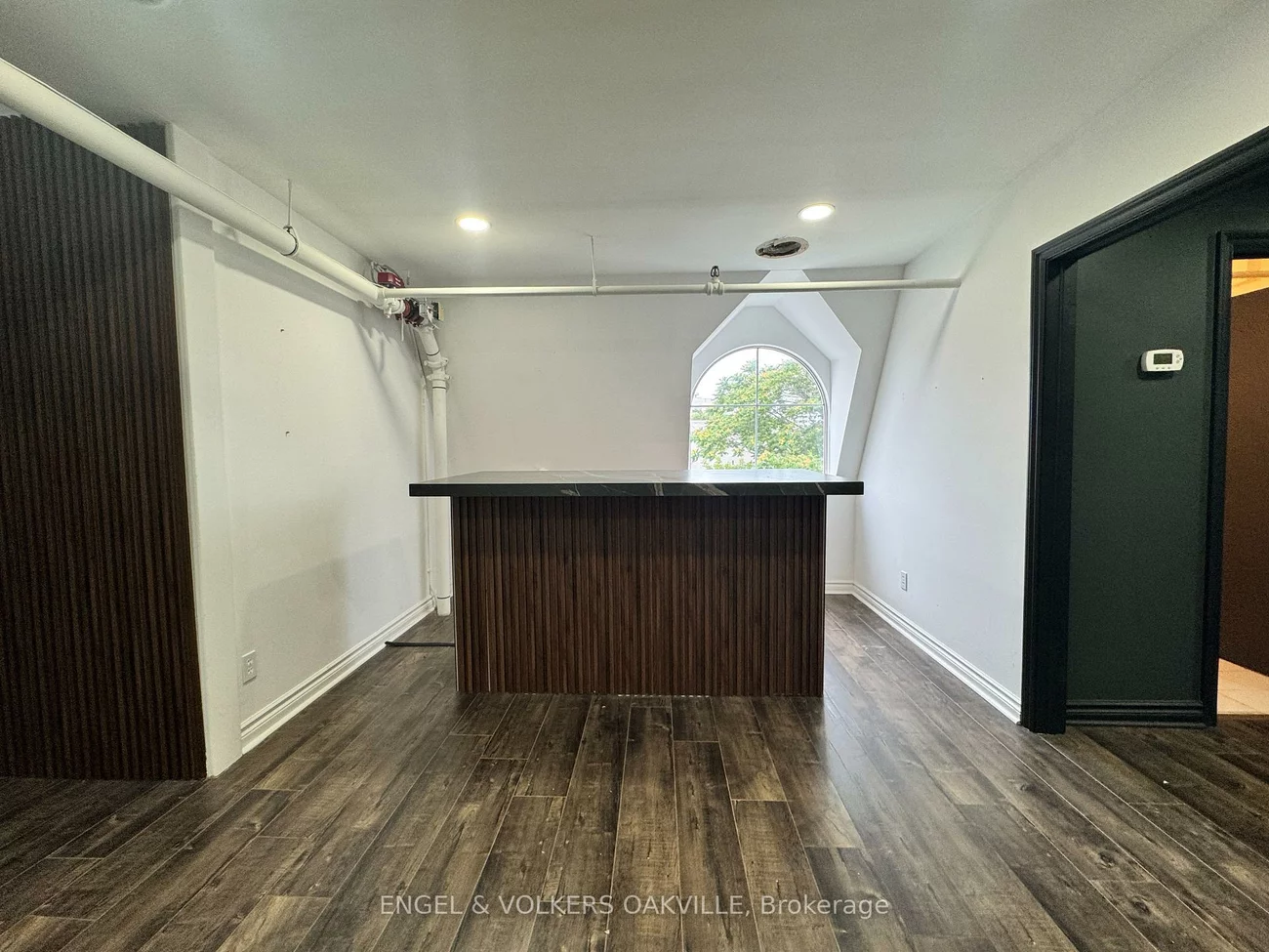 145, Lakeshore, 1013 - OO Old Oakville, Oakville