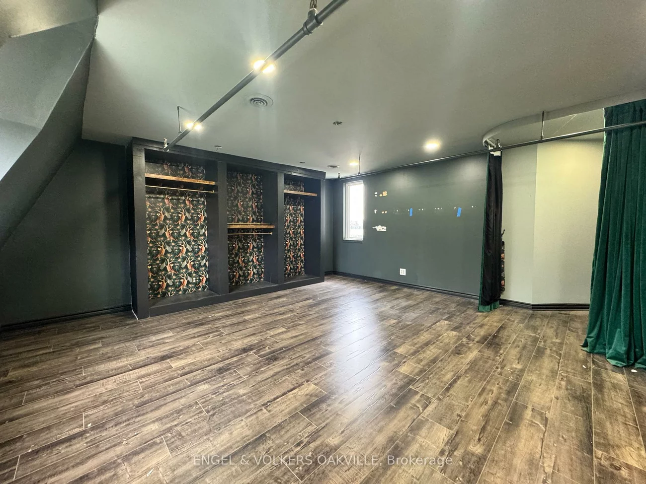 145, Lakeshore, 1013 - OO Old Oakville, Oakville